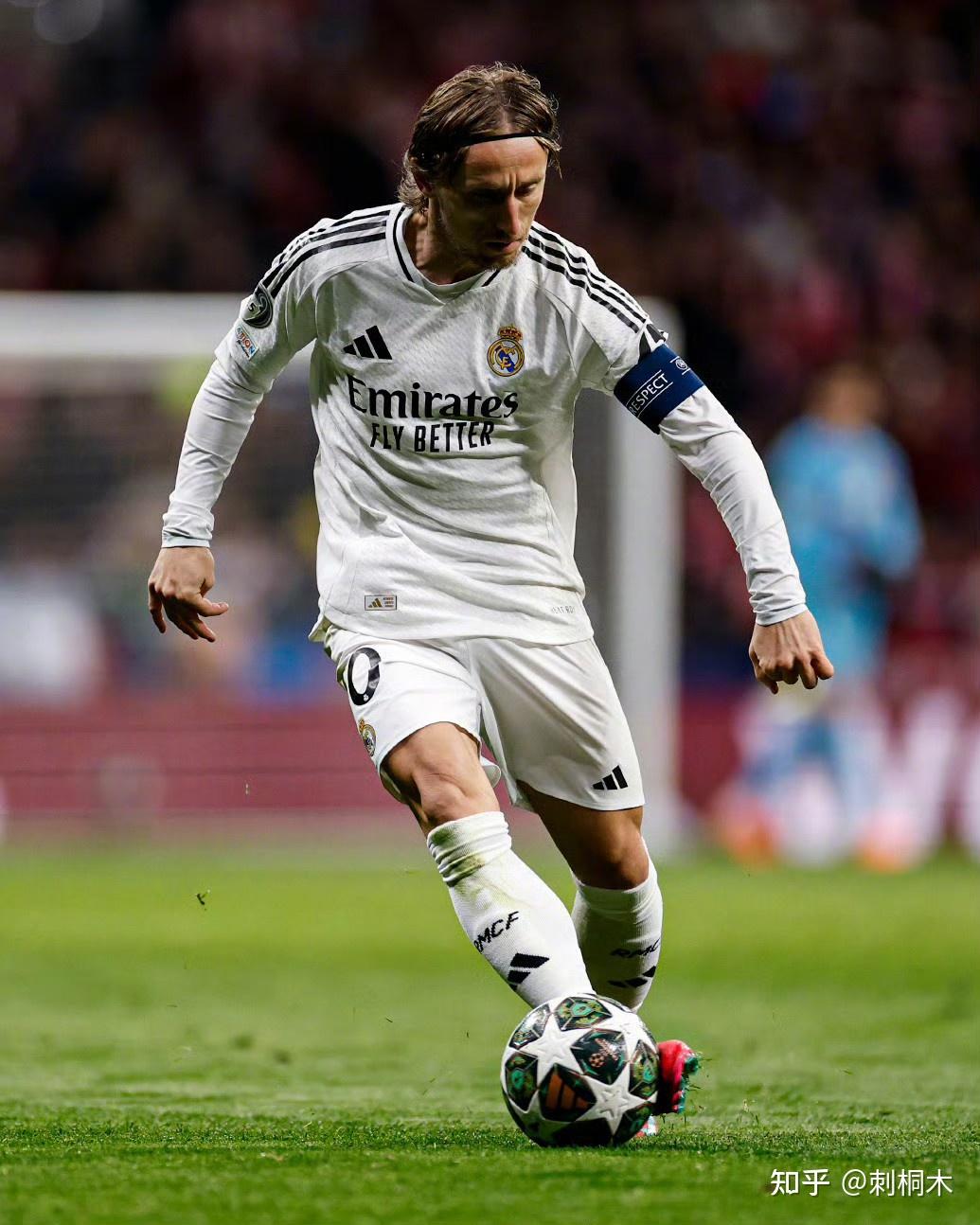 豪宅风波后，全红婵带伤赴新疆滑雪，再次陷入争议，樊振东说对了