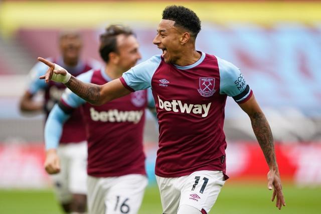 足球世界杯票务系统再次崩溃，球迷疯狂涌入